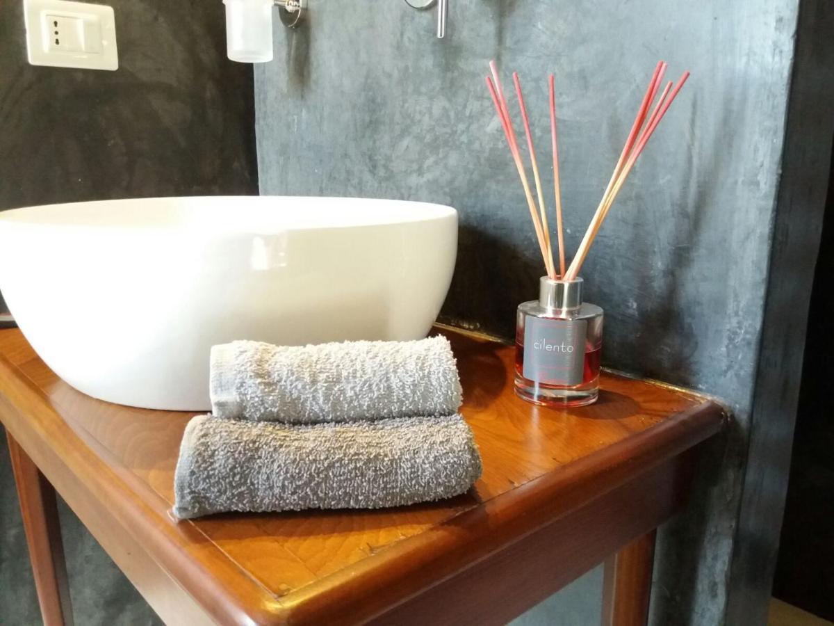I Baronetti In Centro Bed & Breakfast Агрополи Екстериор снимка